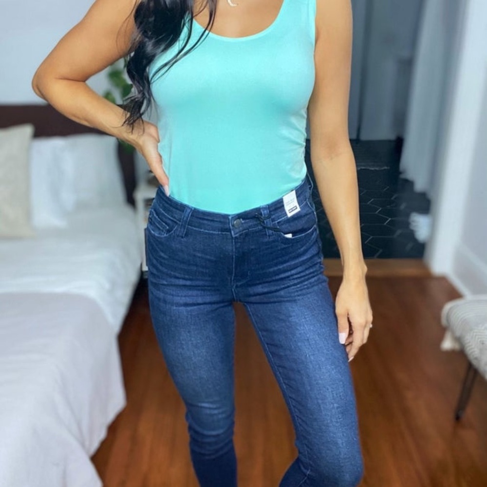 JUDY BLUE SKINNIES